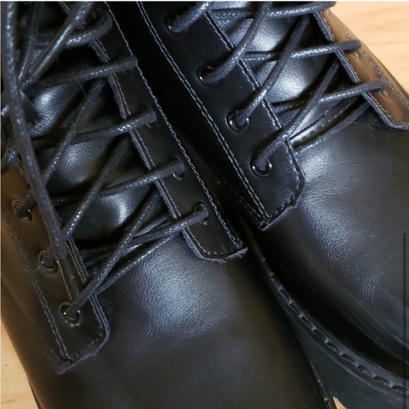 PLATFORM Boots - Picture 5 of 8